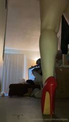 1976317100_cute-lil-set_4.mp4