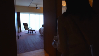 【もえかと沖縄いちゃいちゃセックス旅行】沖縄旅行2泊目の滞在先でいちゃいちゃセックス。プールで遊んだ後に一緒にお風呂に入ってそのまま、、.mp4