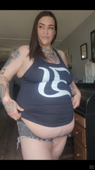 1713508398_watch-lysi-squeeze-into-shorts-that-fit-over-90-pounds-ago_1.mp4