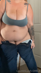 663296978_attempting-to-put-on-size-18-jeans-i-bought-these-on-pos_0.mp4