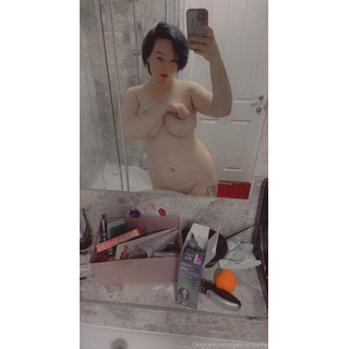2021-06-26_Scroll to see me nude )_1194x2208_d96625712aa0e0a8b153f24b086614fb.jpeg