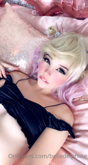 58703929_hello-i-thought-id-show-off-some-of-my-short-hair-looks_22.m4v