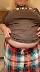 90978147_in-my-comfy-clothes-as-i-get-both-baked-and-stuffed-out-of-m_0.m4v