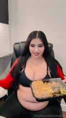 1478537717_mmmmm-i-pigged-out-on-some-delicious-chinese-food-today-stay_0.mp4