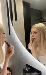 1452416638_i-just-got-a-new-lipstick-color-and-i-m-loving-it-what-do_0.mp4