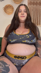 1200115732_pulling-out-my-belly-like_0.mp4