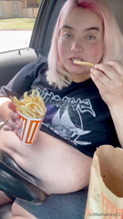 1178551335_my-first-ever-car-mukbang-watch-as-my-fatass-belly-rubs-up_8.mp4