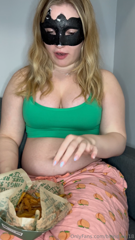 915068449_in-this-video-i-tell-you-about-how-embarrassing-it-was-to-bu_0.mp4
