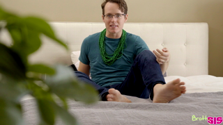 Bratty Sis - 2019-03-08 - St Patricks Day Sex - S8E12.mp4