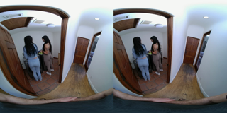 Holly Day & Queenie Sateen VR.mp4