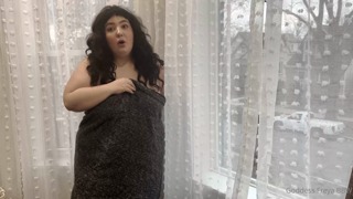 567379588_secretly-fattened-by-my-boyfriend-none-of-my-clothes-fit_0.mp4