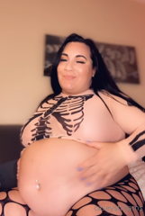 436664683_bodysuits-and-big-yoga-ball-bellies-are-not-the-vibe-we-d_0.m4v