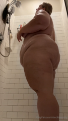 717807082_thought-you-might-enjoy-a-little-shower-time-with-me_0.m4v