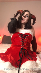 85932021_check-your-messages-for-a-fun-little-twerk-video-and-see-me_0.m4v