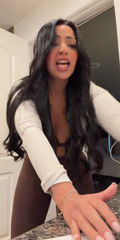 hermosa.kari_13.10.2026_20-56-23.mp4