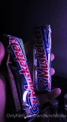135623868_dessert-forgot-to-show-the-soda-was-just-a-bottle-of-peps_0.m4v