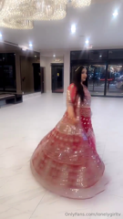 1749390213_i-ate-like-a-pig-and-my-dress-wouldnt-come-off-at-the-end-lo_0.mp4