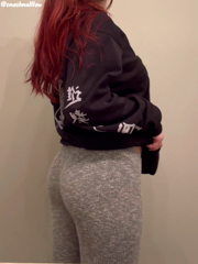440728170_the-sweatshirt-really-hides-it-all_0.m4v