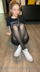 53982922_shoe-play-with-me_0.m4v