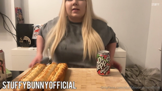1537037151_how-bad-will-6-garlic-breads-bloat-me-full-video-https_0.mp4