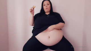 82815019_i-had-pizza-for-my-lunch-today-a-big-pizza_0.mp4