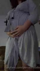 349823577_do-you-guys-like-my-mom-bod_0.m4v