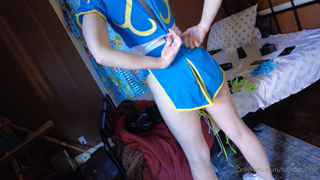 chun li blue cosplay strip 4'51.mp4