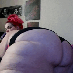 586542_do-you-guys-think-my-ass-is-huge-hahaha_0.gif