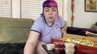 491248756_huuuge-relaxed-41-minute-long-pizza-stuffing-today-just_0.m4v