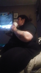 66093879_eat-piggy-eat_0.m4v