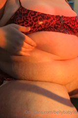 327832262_i-was-feeling-soooo-empty-and-horny-the-other-day-so-i-got_0.m4v