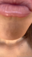 1014658532_can-i-have-a-kiss-please_0.mp4