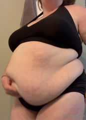 352403228_idk-ive-seen-a-lot-of-adorable-chubby-girls-out-on-the-bea_3.m4v
