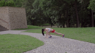 wowgirls.16.10.25.daphne.in.the.open.2160p.mp4