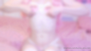 389251901_preview-playing-with-my-titties-and-squeezing-my-ni_0.m4v