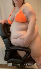692798656_orange-bikini-top_3.mp4