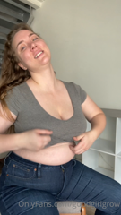 76578009_woke-up-like-this-some-belly-play-to-start-your-day_0.m4v