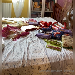 192670821_just-me-eating-snacks_0.m4v