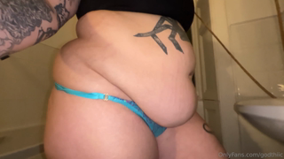 1476804393_little-belly-play-for-you_1.mp4