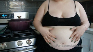 815424362_piggy-cooks-a-feast-thanksgiving-cooking-vlog-it-s-time-f_0.mp4