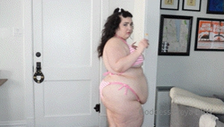 1148845631_just-sent-to-you-ppv-fat-stepsister-flaunts-her-summer-bi_2.mp4
