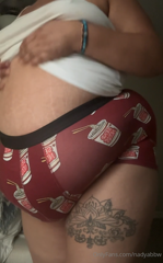 1097114250_i-love-these-belly-reveal-vids-so-much-hehe-peep-the-one-tha_1.mp4