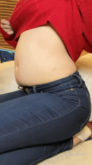 450066869_so-um-can-i-still-hide-my-overstuffed-belly-under-this-overs_0.mp4