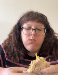 1680126067_been-getting-rlly-into-sandwiches-lately_2.mp4