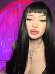 madelinexx_2025-11-28_08-56-10_204.mp4