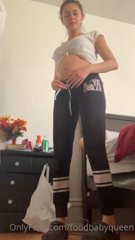 527739568_my-very-first-giantess-video-what-should-my-next-scenario_1.m4v