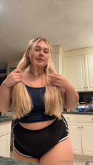 753355578_could-we-bang-on-the-kitchen-counter-plz-its-my-biggest-fan_0.m4v