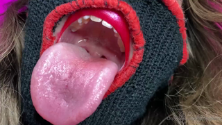 418635096_here-s-my-newest-clip-tiny-vore-digestion-adventure-it_0.mp4