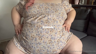 584311453_lets-fat-talk-watch-me-play-with-my-belly-while-im-wear_0.m4v