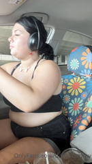 562554527_aloha-heres-another-car-stuffing-which-serves-as-proof-th_13.m4v